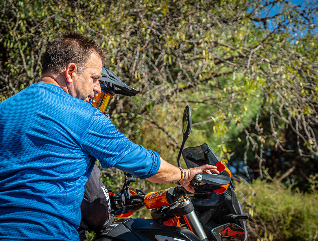 Domina el Manillar: Guía Esencial para el Control de tu Moto Off-Road