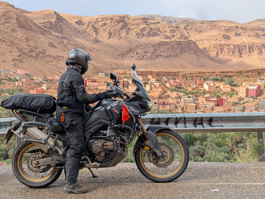 Viajar en moto por el mundo: cómo nos organizamos para que tú solo disfrutes
